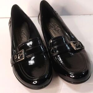 Life Stride Women's Loafer Shoes..9